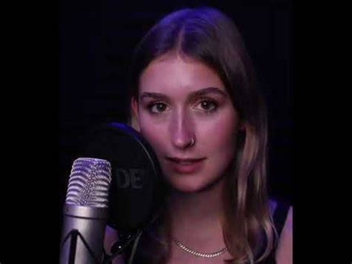 🦄 zoerhodeasmr Zoe Rhode ASMR TikTok