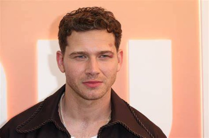 15 best Oliver Stark images on Pinterest Sexy men, Into the badlands