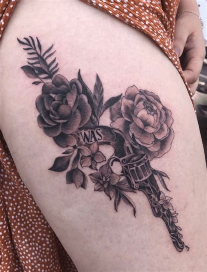 30+ Sexiest Thigh Tattoo Designs For Girls Saved Tattoo