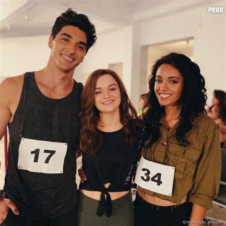A barraca do beijo Maisie Richardson, Noah Flynn, Lee, Joey King