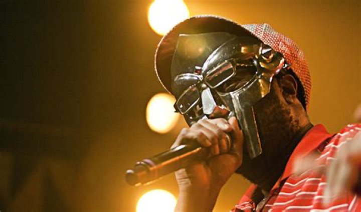 A Biography Of The Hip-Hop Legend