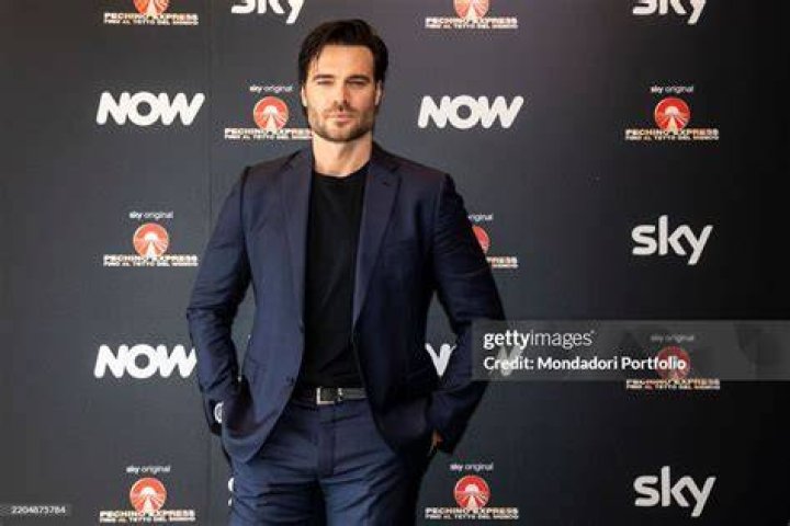 Actor Giulio Berruti and his dance partner Samanta Togni attend... News