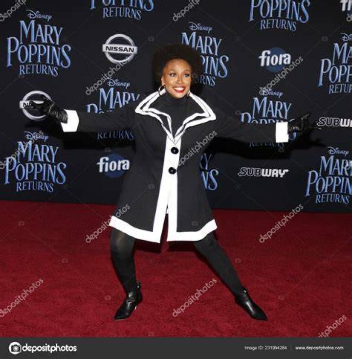 Actress Jenifer Lewis returns to her home to St. Louis to speak at her