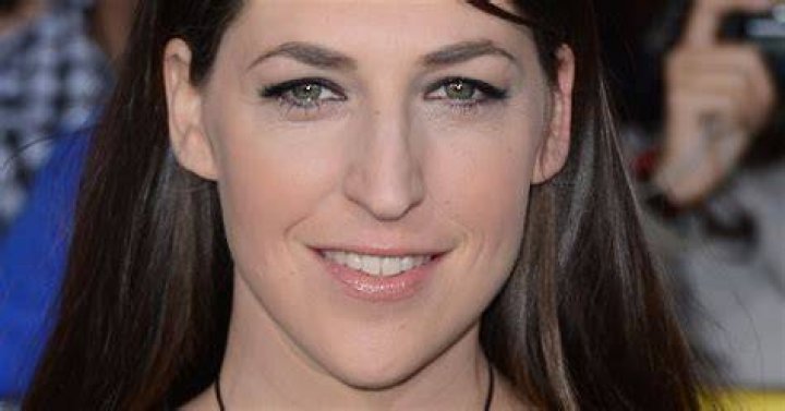 Actress Mayim Bialik to divorce