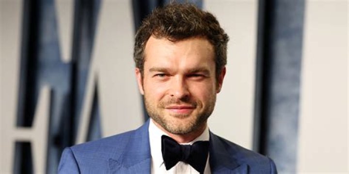 Alden Ehrenreich Does Not Have a Wife & Was Only Linked to One Actress