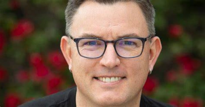 Alex Cheney joins KESQ as weather guesser / reporter Cactus Hugs