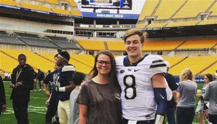 Alex Pickett What Does Kenny Picketts Sister Do For Living? |