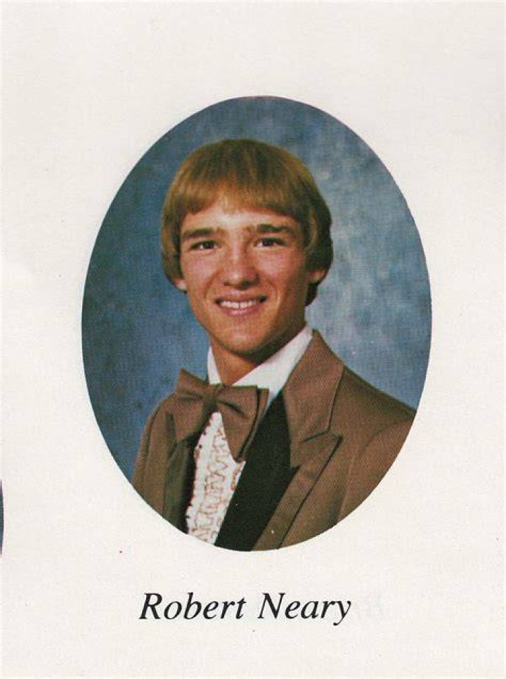 All about celebrity Robert Neary! Birthday 8 March 1965, Long Island