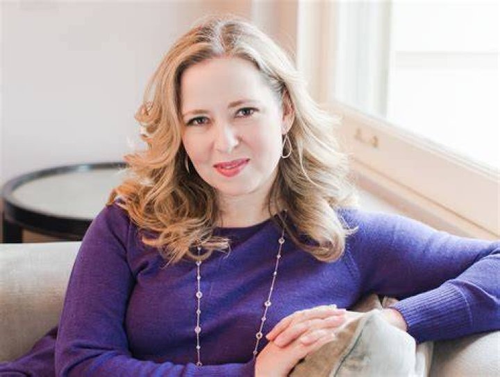 Ally Carter among the authors at Houston book events this week