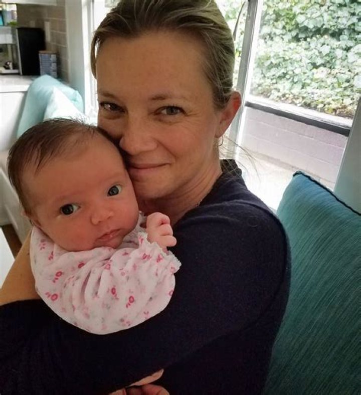 Amy Smart Reveals Daughter Flora Carried by Surrogate &lsquo;I Give Thanks