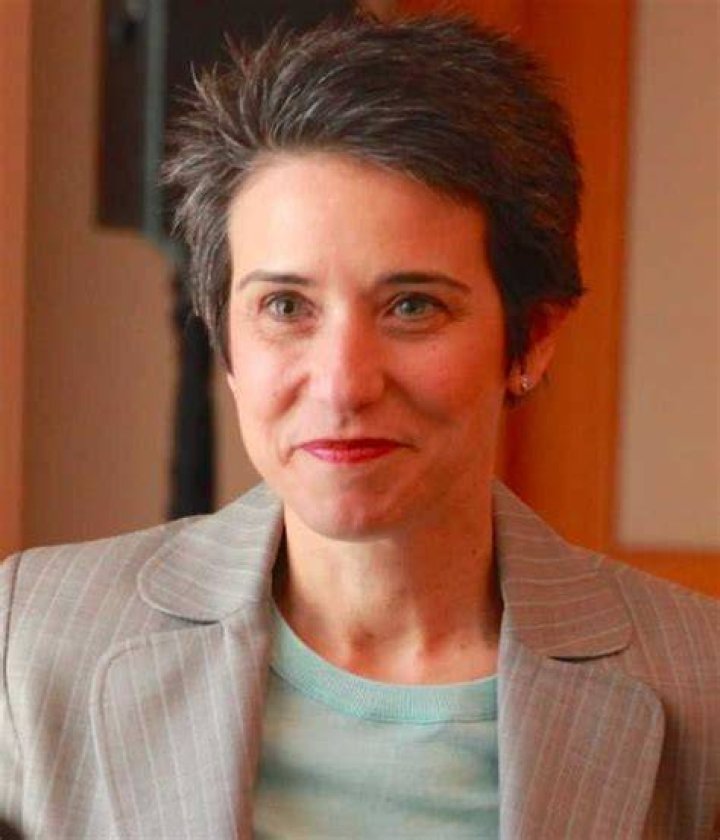 Amy Walters Age, Wiki, Husband, Boyfriend, Family, Photos, Networth