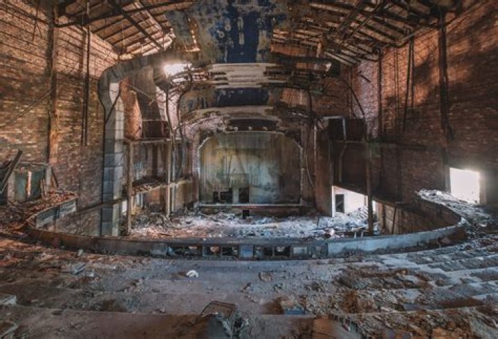An Abandoned Theater Turned Chicago's Biggest Thrift Shop Exists Right