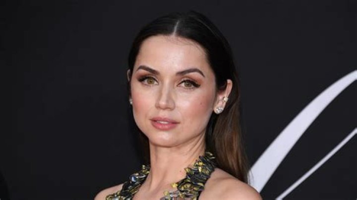 Ana de Armas Age, Net Worth, Husband, Family, Height and Biography