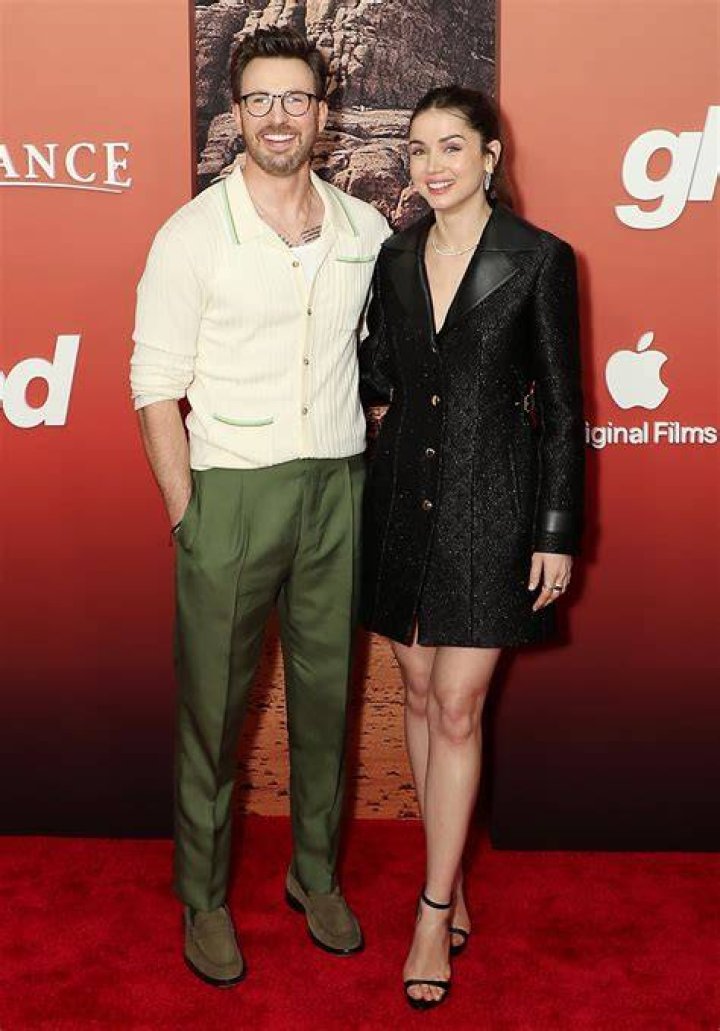 Ana de Armas Height | JBlogX
