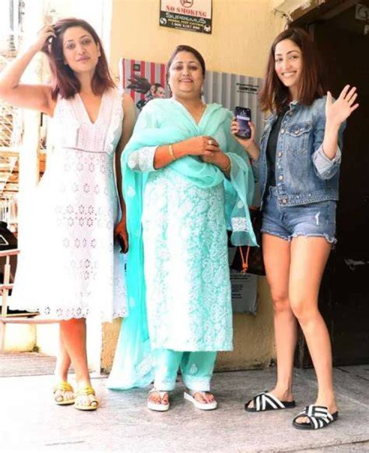 Anjali Gautam (absolute_aj27) Twitter