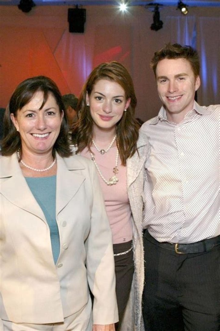 Anne & Michael Hathaway from Celebs With Gay Siblings E! News