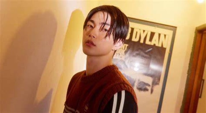 Anonymous SNS user accuses RIIZE's Seunghan of visiting a hotel with an