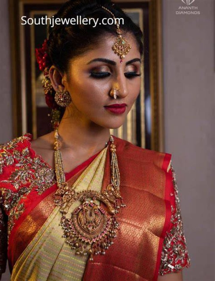 Antique gold haram by Ananth Diamonds Indian Jewellery Designs