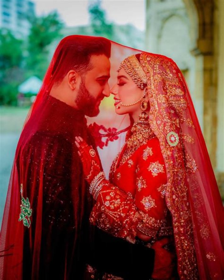Arisha Razi Khan Wedding Pictures with Husband Abdullah Farrukh