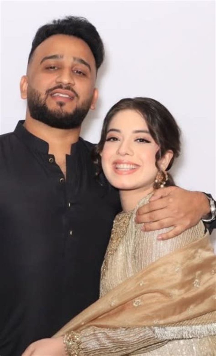 Arisha Razi Khan With Husband Vacationing In Milan Reviewit.pk
