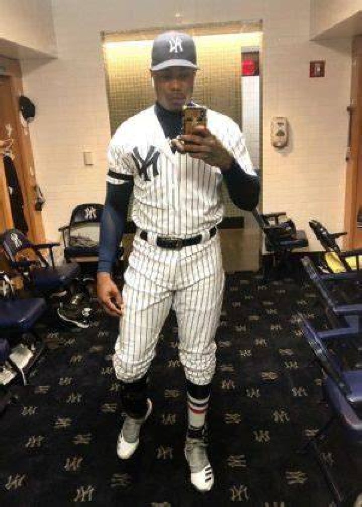 Aroldis Chapman Height, Weight, Age, Girlfriend, Family, Facts, Biography