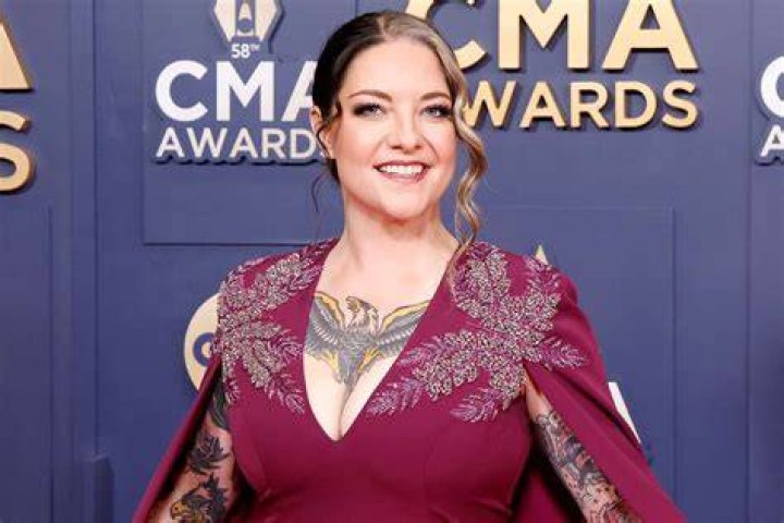Ashley McBryde Bio, Wiki, Age, Height, Family, Husband, Partner, Songs, Albums, Tour, and Net Worth