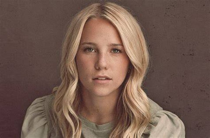 Avery Anna Interview on &lsquo;Narcissist&rsquo; Success and New Album