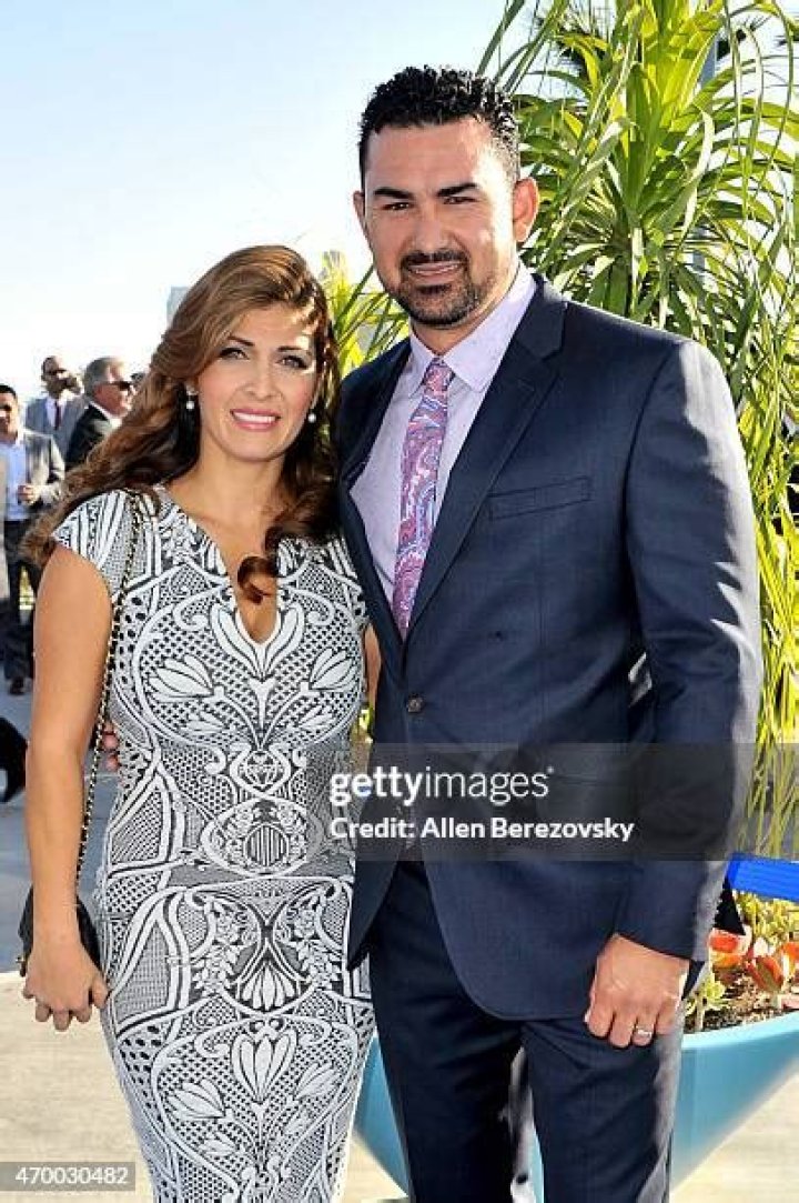 Betsy Gonzalez MLB player Adrian Gonzalez' Wife (bio, wiki)