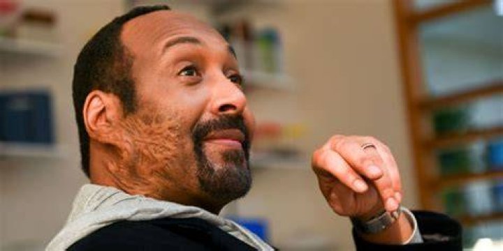 Birthday Jesse L. Martin Today Ago