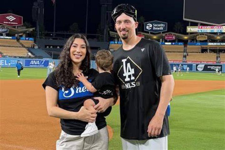 Blake Snell and his wife celebrate holiday joy with&hellip;