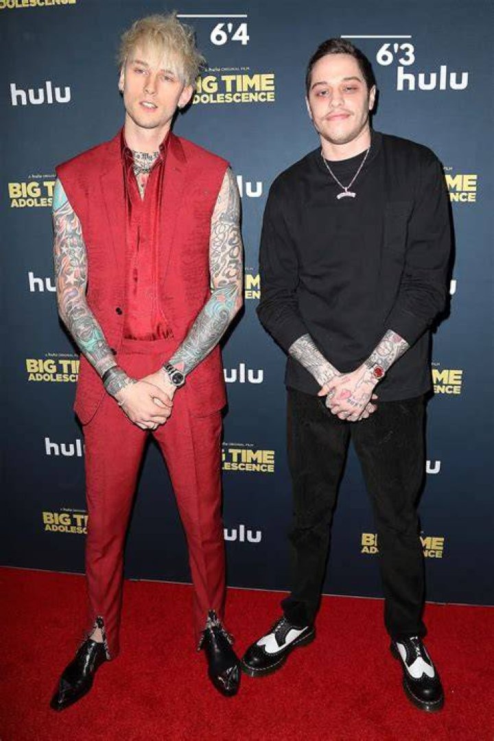 BlinkBlog | Machine Gun Kelly Height