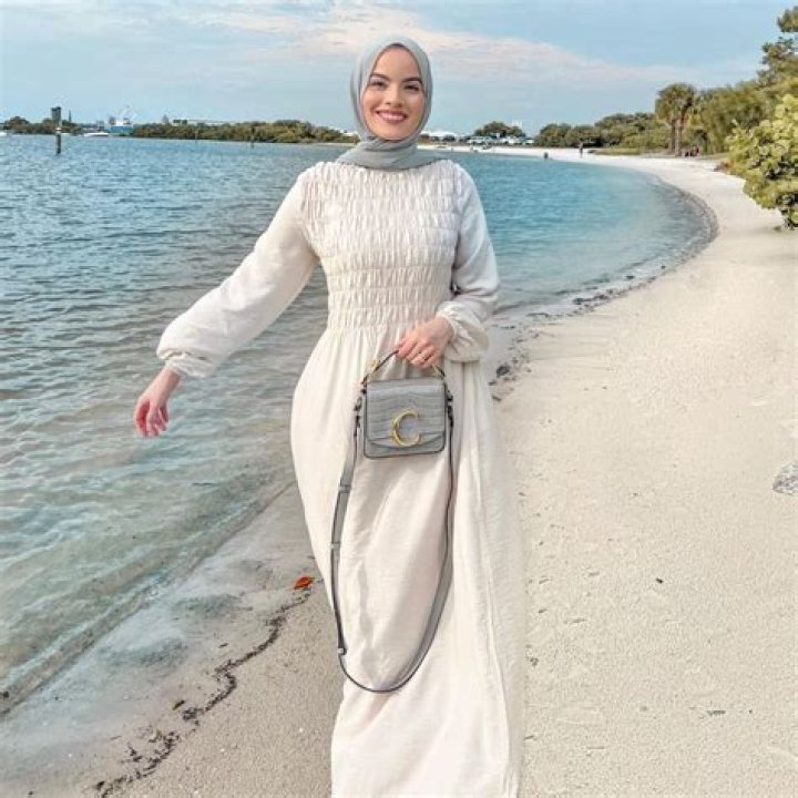 Blogger of the Month Omaya Zein TheWrap
