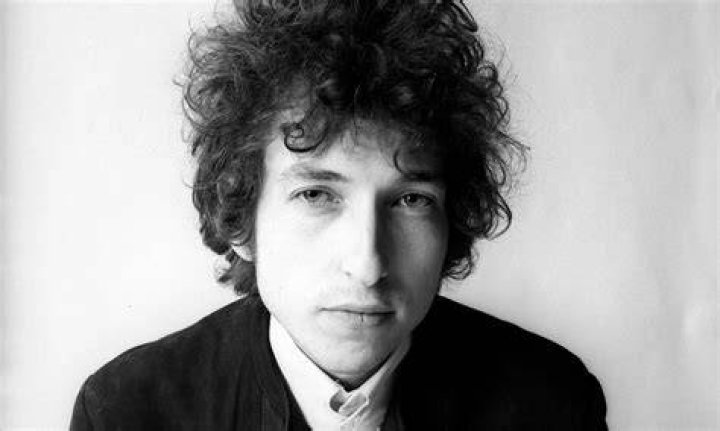 Bob Dylan Net Worth 2022 How Much is He Worth? FotoLog