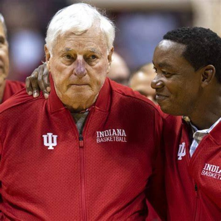 Bob Knight returns to Indiana after 20 years