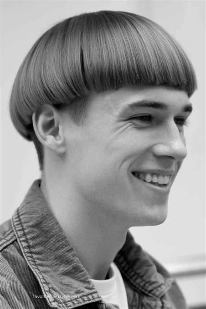 Bowl Cut Hair, Metalcore Bands, Comic, Dark Men, Posh Girl, Nikki Sixx