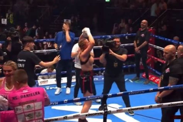 Boxing Daniella Hemsley flashes crowd after Kingpyn Boxing victory to