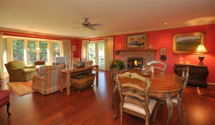 breakfast room Clarkson Real Estate