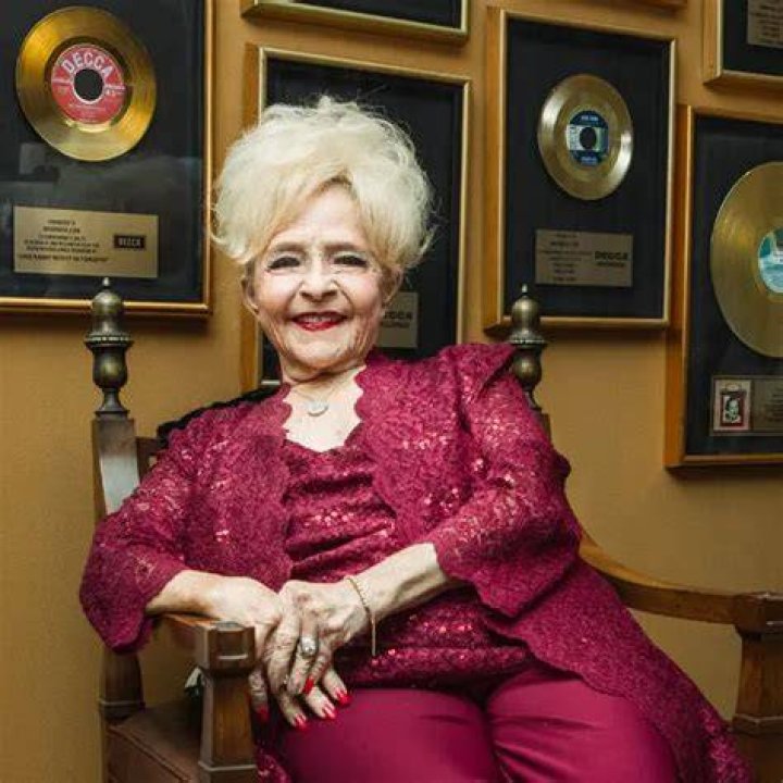 Brenda Lee Age, Net worth Weight, Wife, BioWiki, Kids 2023 The Personage