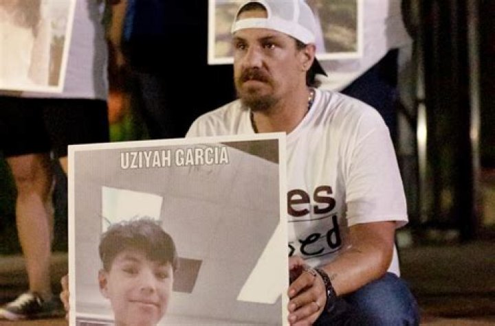 Brett Cross, Dad Of Uvalde Shooting Victim, Protests At District