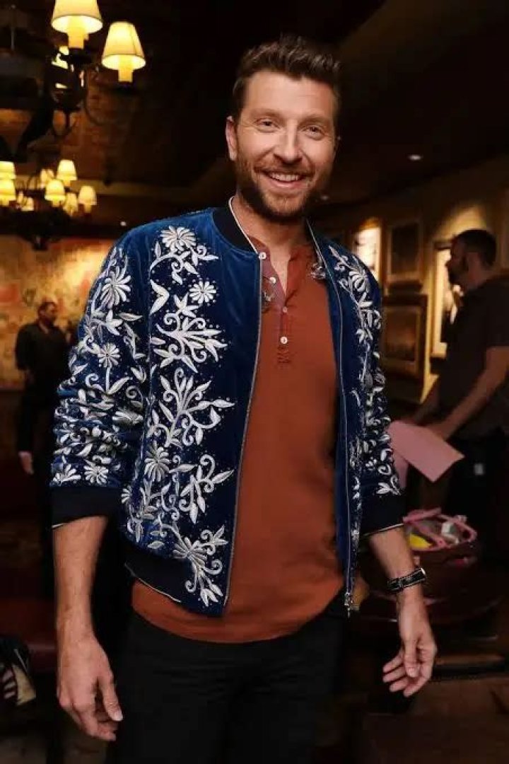 Brett Eldredge Biography, Age, Height, Wife, Net Worth, Family ·