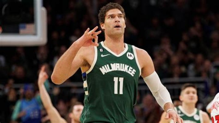 Brook Lopez Bio NBA & Net Worth [2023 Update] Players Bio
