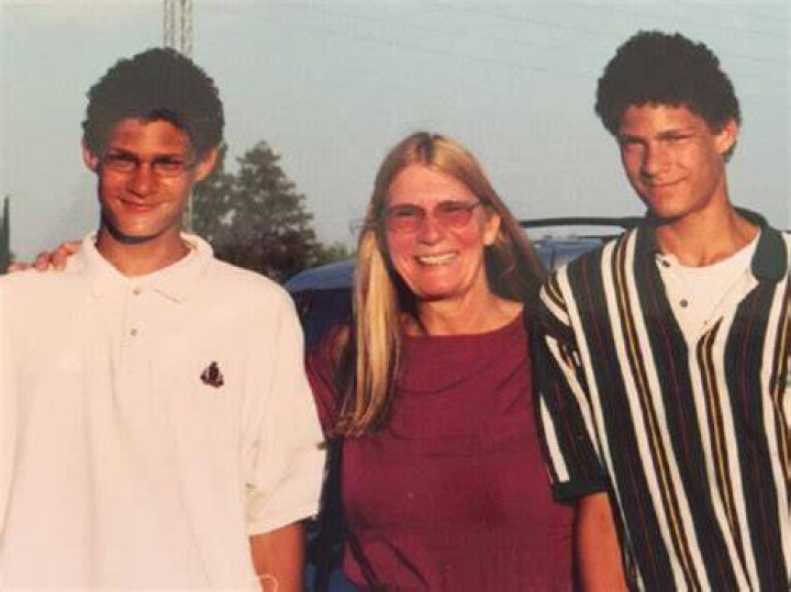 Brook Lopez Parents, Heriberto Lopez, Deborah Ledford, Brothers, Net Worth