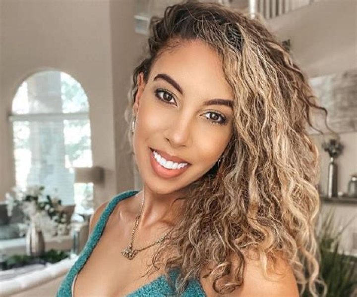 Brooke Ashley Hall Biography Facts, Age, Husband, Kids, Net Worth