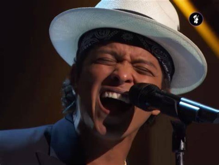 Bruno Mars gets blocked TWICE by the same Taylor Swift album...9 years