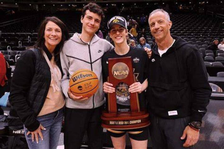 Caitlin Clark Bio, Parents, Husband, Children, Siblings, Net Worth