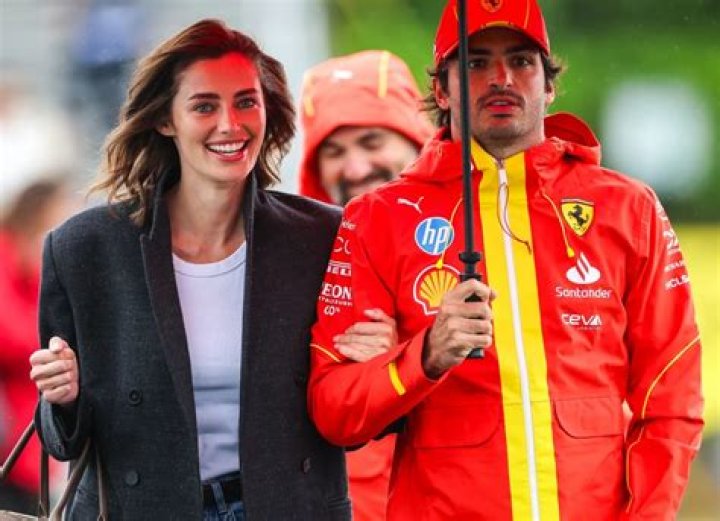 Carlos Sainz Jr. family, wife, children, parents, siblings