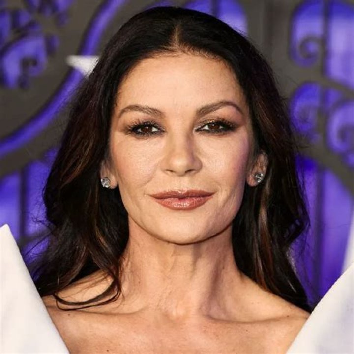 Catherine ZetaJones Shows Off Her Looks Without Any Makeup