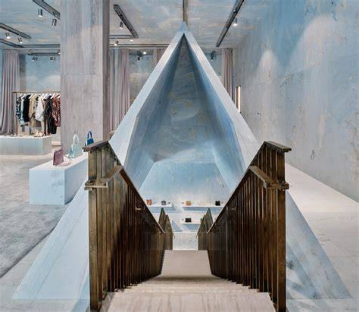 C&eacute;line Flagship Store von Valerio Olgiati ShopInterieurs