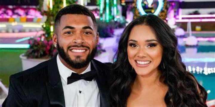 Cely Vazquez and Johnny Middlebrooks reunite after Love Island finale