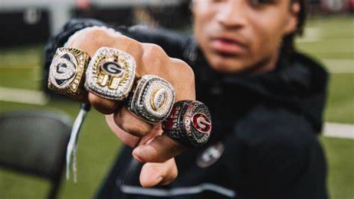 Championship Rings, And Now a Wedding Band / 49ers' star Steve Young